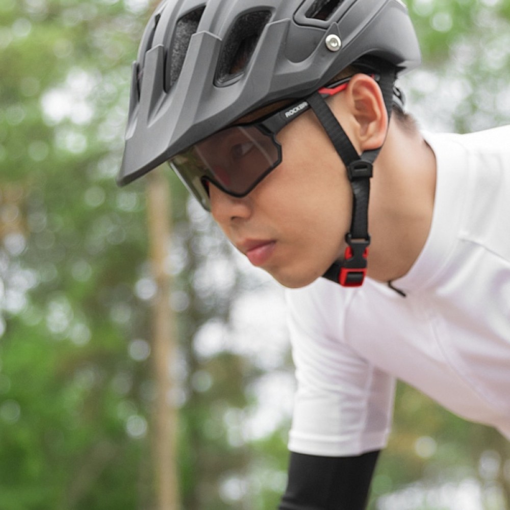 Rockbros 10135 photochromic UV400 cycling glasses - black and red